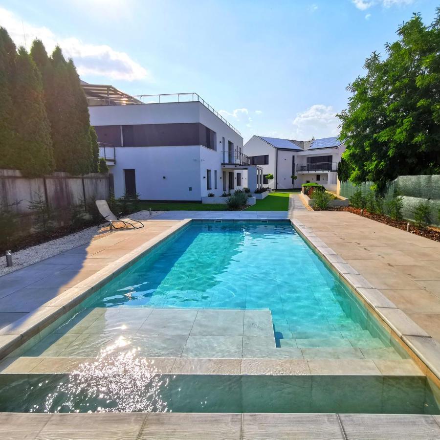 Lavida Deluxe Villa Hajdúszoboszló Eksteriør bilde
